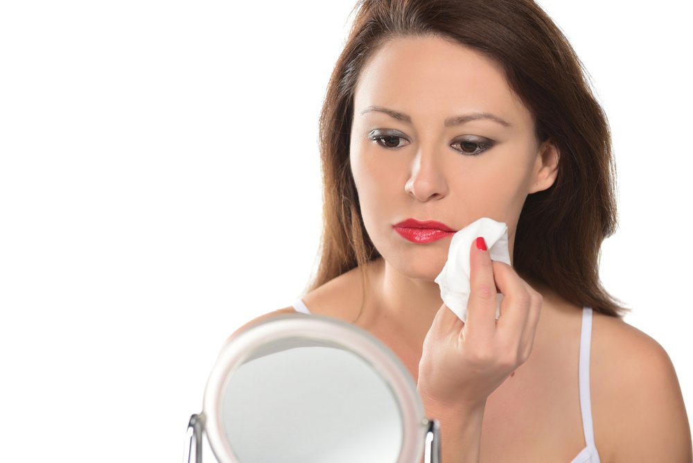 MakeupFlecken entfernen Alle Infos zum Beseitigen von Make up