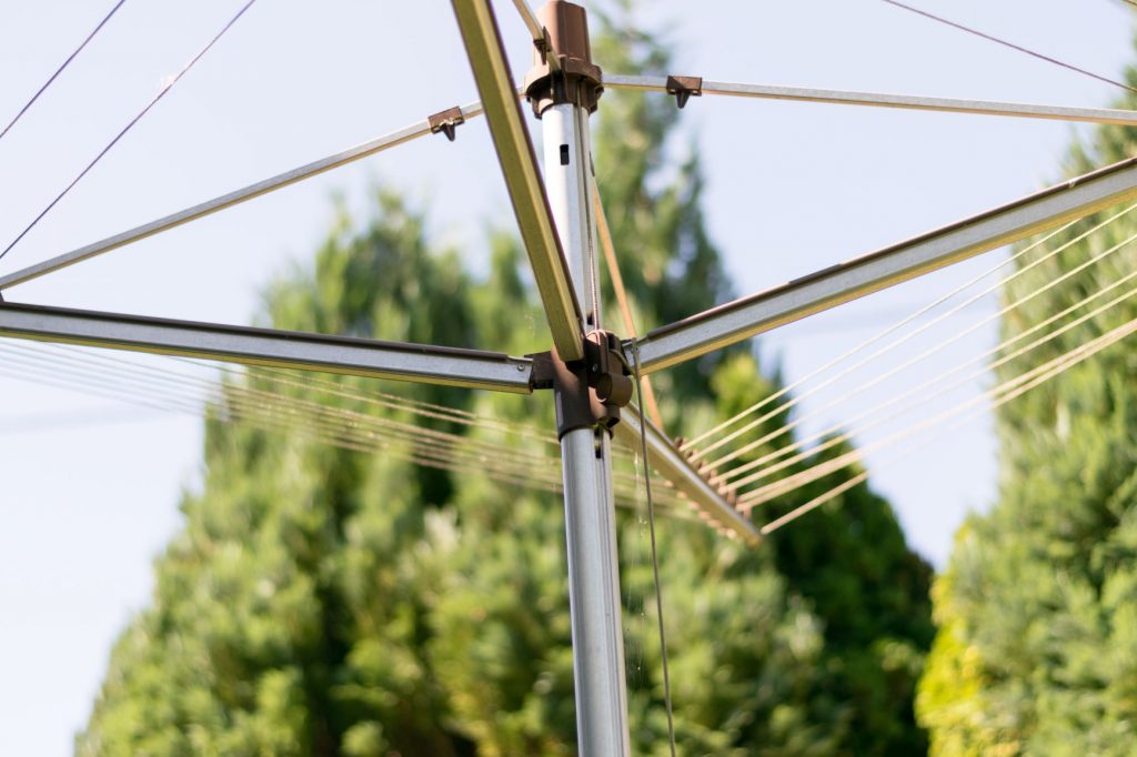 Wäschespinne im Test & Vergleich Wäsche im Freien trocknen hilft Strom